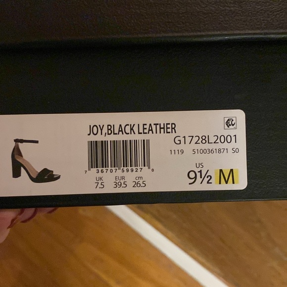 NWT women’s 3.75” leather sandals - Picture 4 of 4